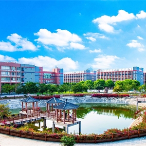 厚德湖全景